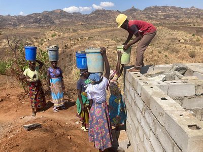 Golomoti（马拉维）项目的建设和投运。来源：Water Mission。