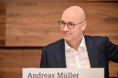 CEO Andreas Müller spricht an der Analysten- und Medienkonferenz von GF am Mittwoch, 26. Februar 2025 im Metropol in Zürich.