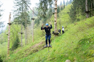 Lehrlinge von GF Casting Solutions im Klettergarten