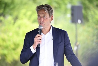 Thomas Fuhr, Chief Technology Officer, GF Building Flow Solutions, says: "With the new logistics hall, we are making our product distribution to our customers even faster and more efficient. We are very pleased to be able to rely on our long-standing logistics investment partner LIP Invest, who, together with the general contractor Goldbeck and project developer bauwo, is supporting us with its expertise in expanding the site into a hub for our entire portfolio. A big thank you to everyone involved in the project at the Haßfurt site, the entire organization and the town of Haßfurt with its First Mayor Günther Werner and the district of Hassberge, represented at the ground-breaking ceremony by Deputy District Administrator Michael Ziegler." Photo: Volker Martin