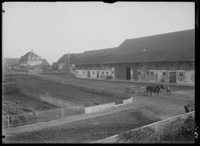 Bauernhaus und Wirtschaftstrakt des Klosterguts Paradies, 1922