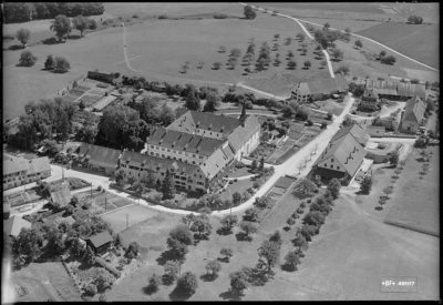 Gesamtansicht Klostergut in einer Flugaufnahme, 1949