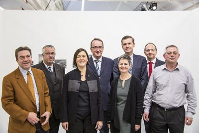 Der VINTES-Vorstand (v.l.n.r.): Ulrich Straub, Felix Kunz, Franziska Eggimann, Kilian T. Elsasser (Präsident), Irene Amstutz, Philipp Abegg, Markus Meier (vorne rechts) (Foto: Verein Industriepfad Lorze Zug)